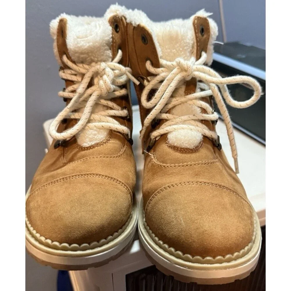 Cat & Jack Girls Winter Boots Size 5 Cognac Brown Sherpa Trim EUC